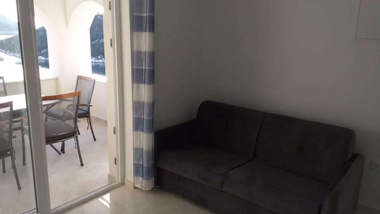 Apartment Zaklopatica Lastovo 外观 照片