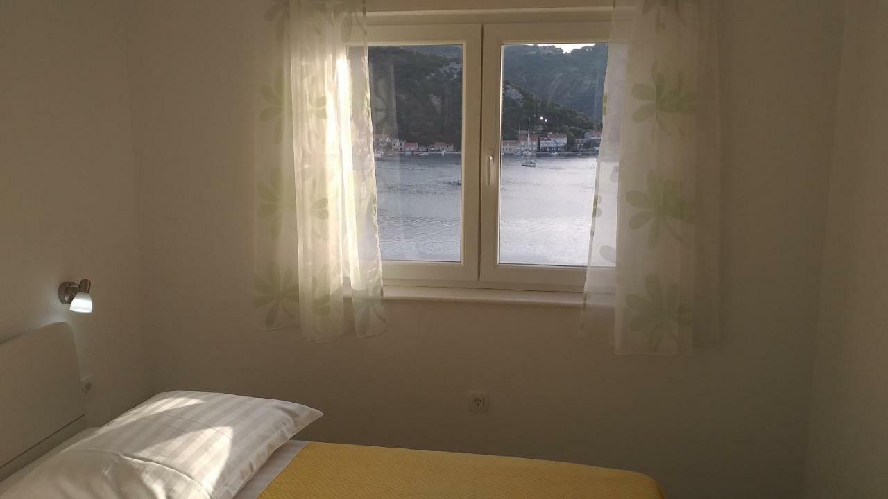 Apartment Zaklopatica Lastovo 外观 照片
