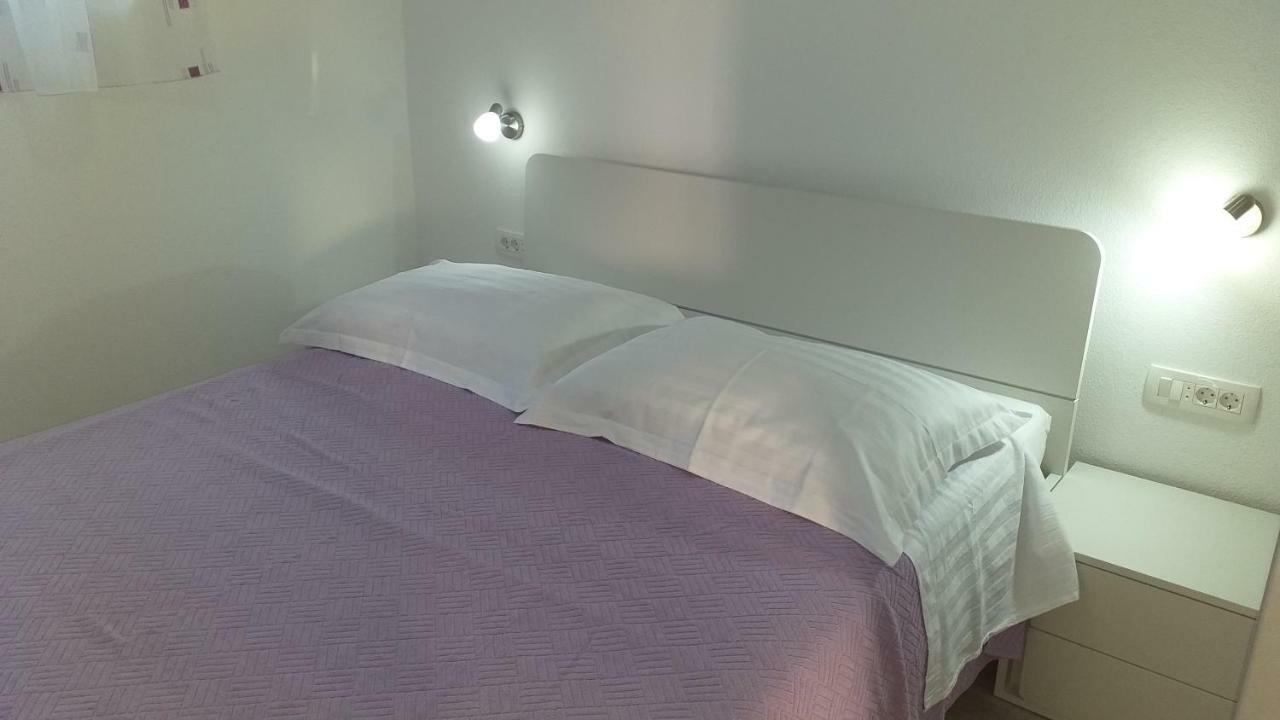 Apartment Zaklopatica Lastovo 外观 照片