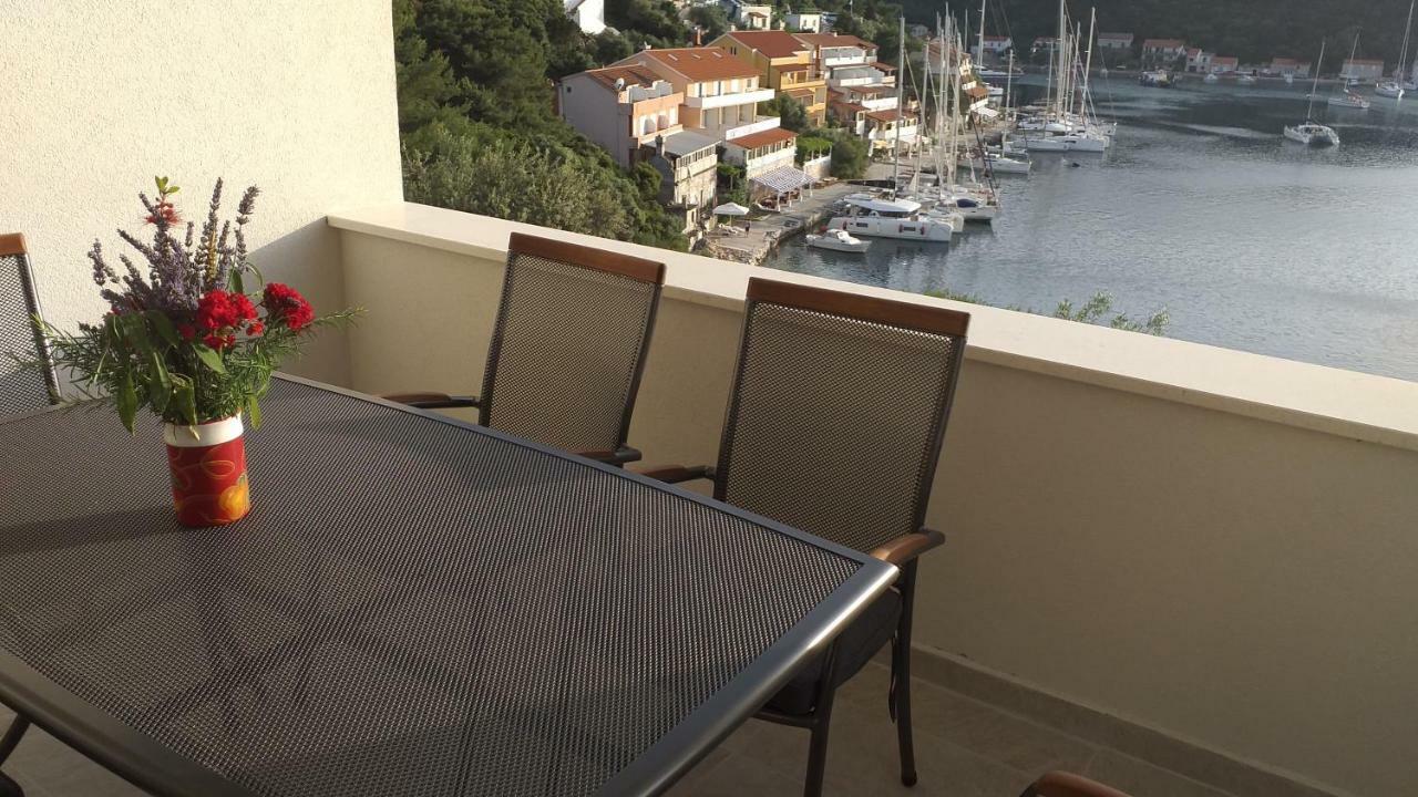 Apartment Zaklopatica Lastovo 外观 照片